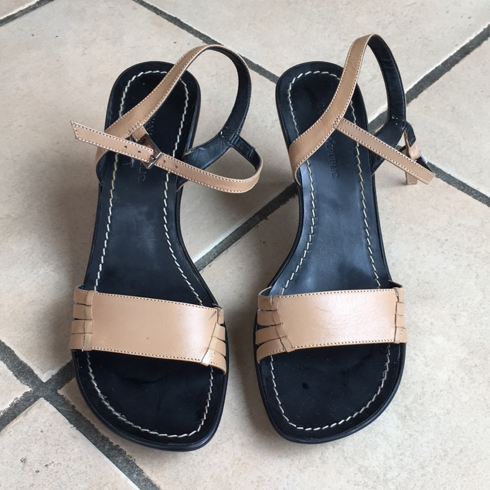 Vintage Banana Republic leather sandals made in Italy